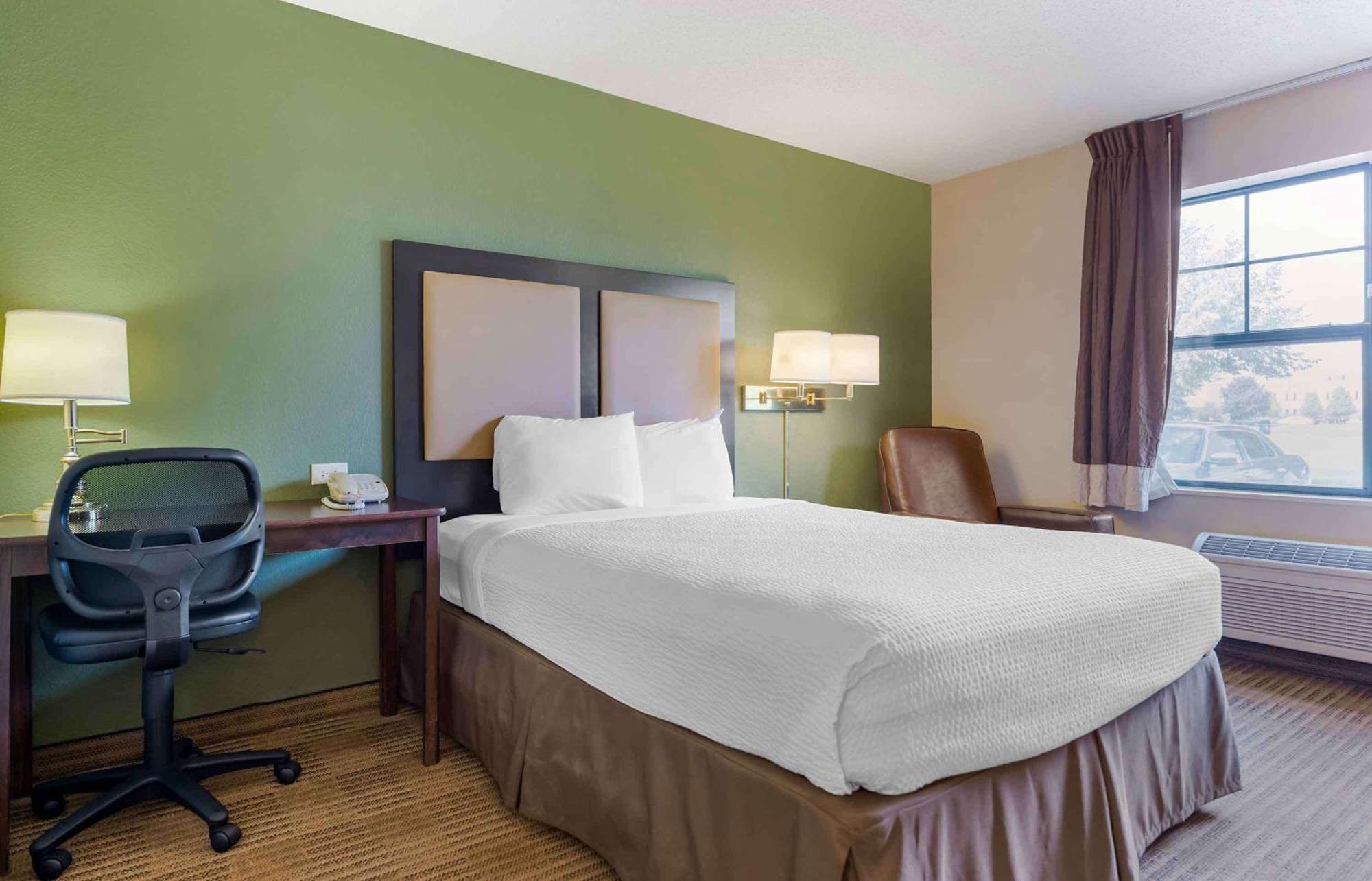 Extended Stay America Select Suites - Chicago - Hanover Park Bagian luar foto