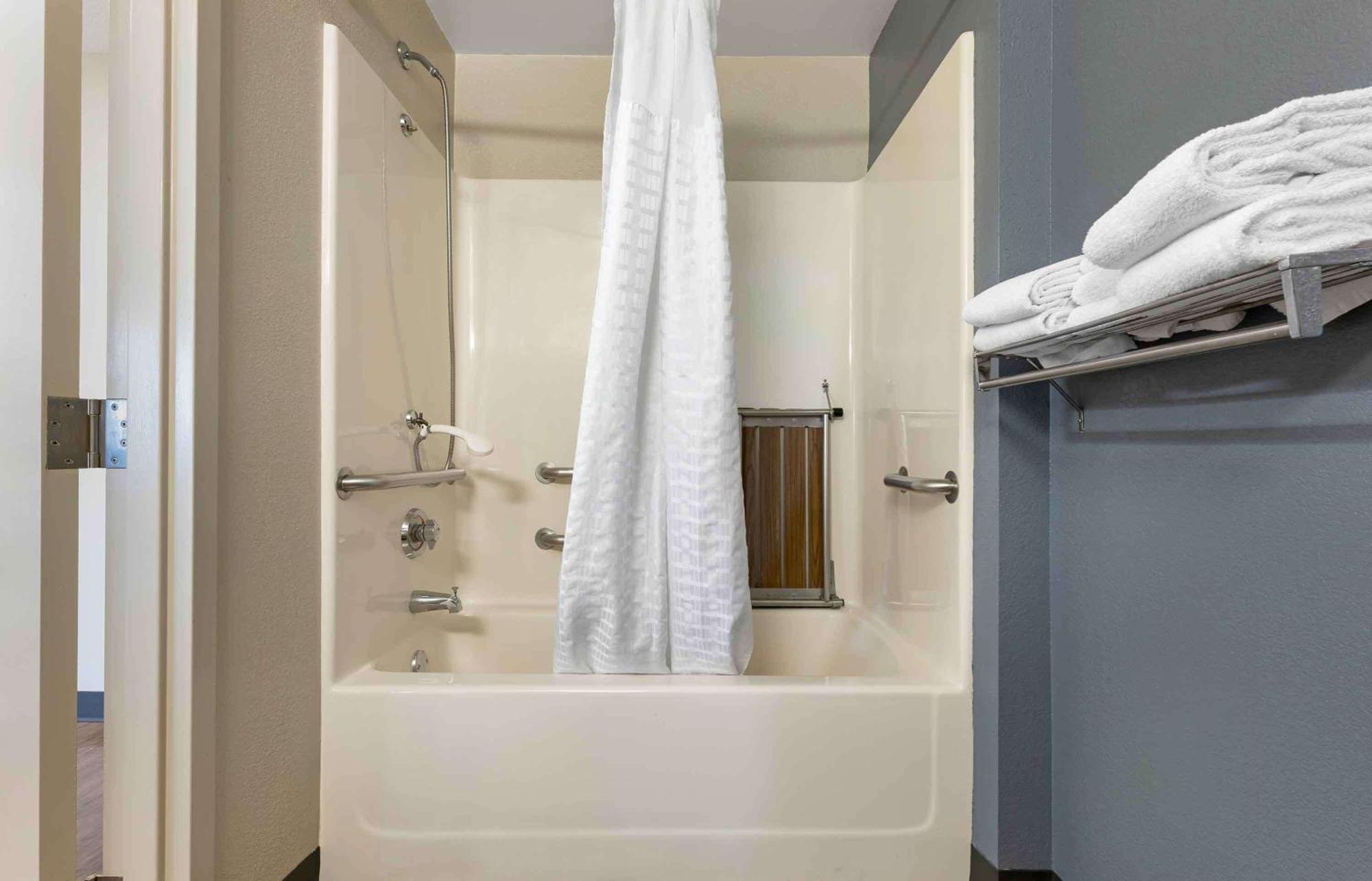 Extended Stay America Select Suites - Chicago - Hanover Park Bagian luar foto