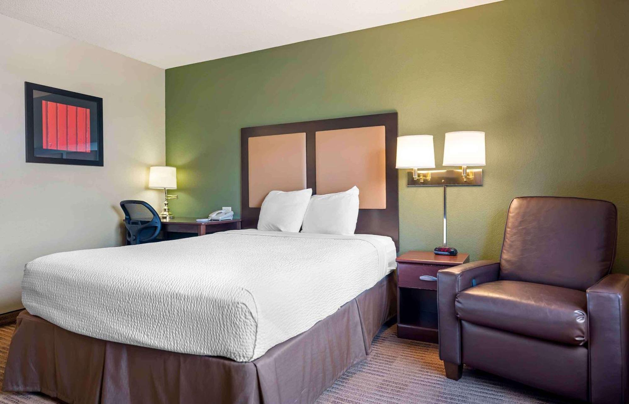 Extended Stay America Select Suites - Chicago - Hanover Park Bagian luar foto