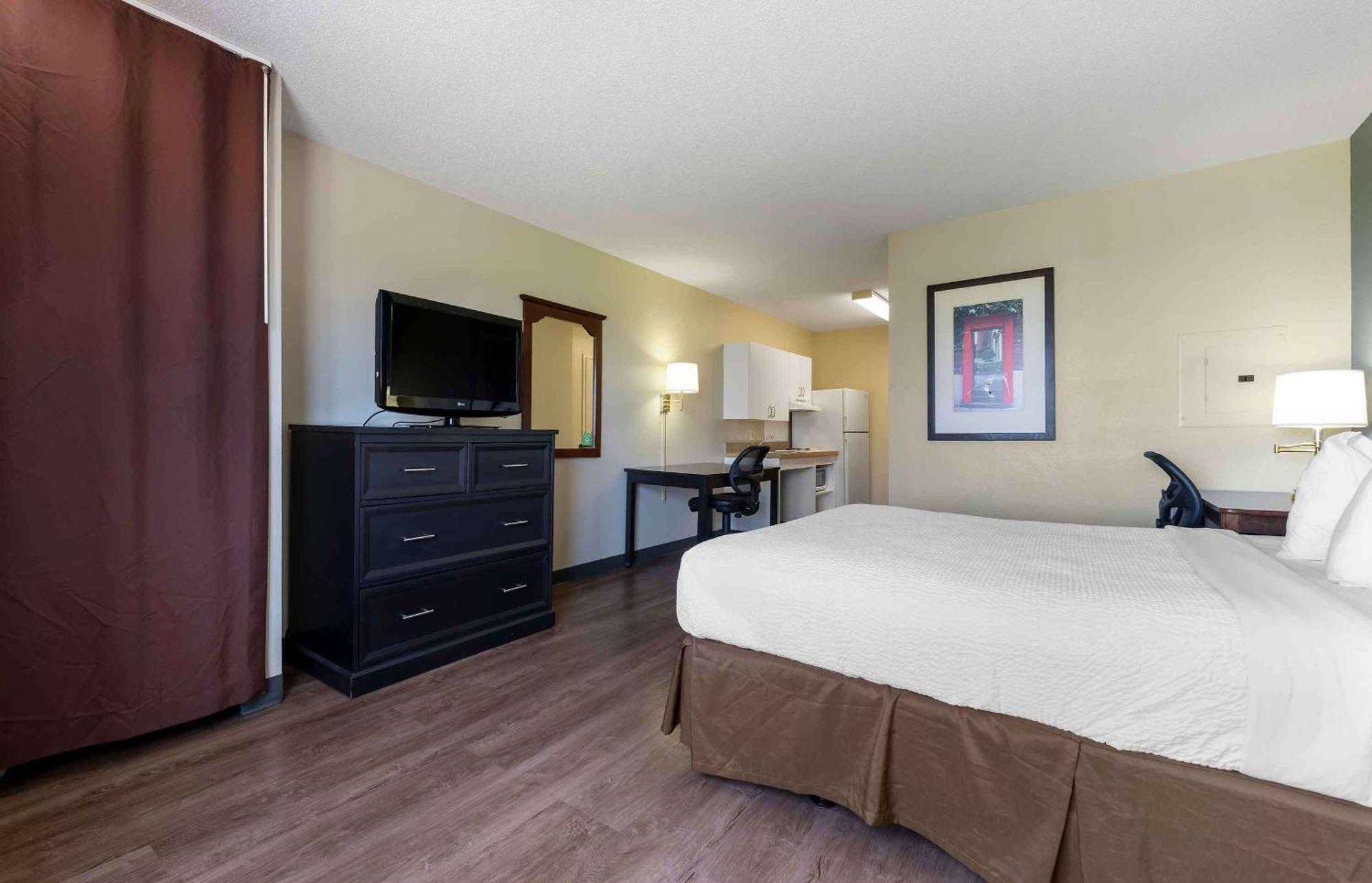 Extended Stay America Select Suites - Chicago - Hanover Park Bagian luar foto